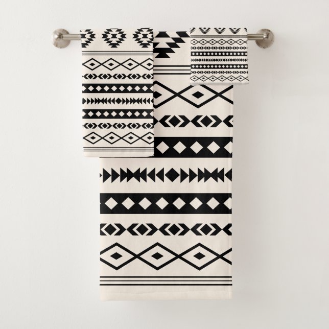 Aztec Black on Cream Mixed Motifs Muster Badhandtuch Set (Insitu)