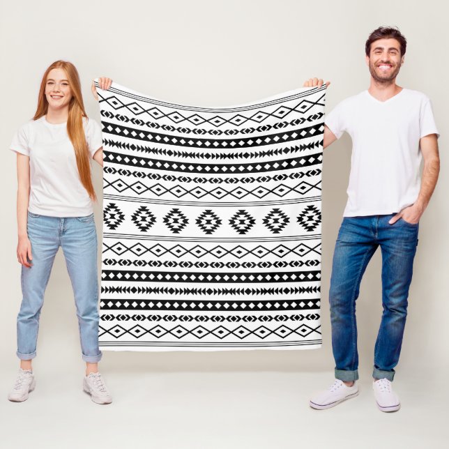 Aztec Black on White Mixed Motifs Muster Fleecedecke (Beispiel)