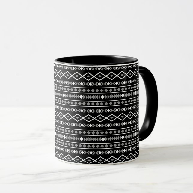 Aztec Shapes Pattern Grau Schwarz Tasse (VorderseiteRechts)