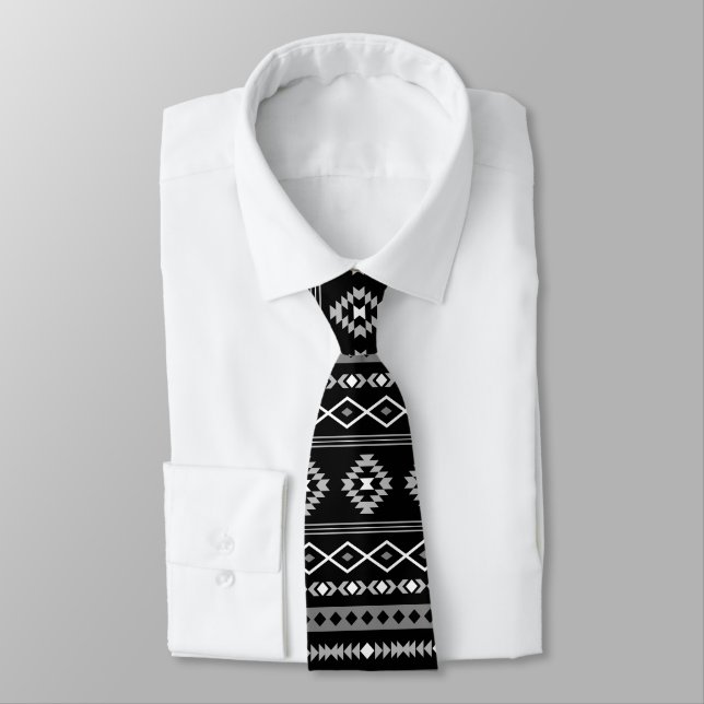 Aztec White Grey Blk Mixed Motifs Muster Neck Tie Krawatte (Gebunden)