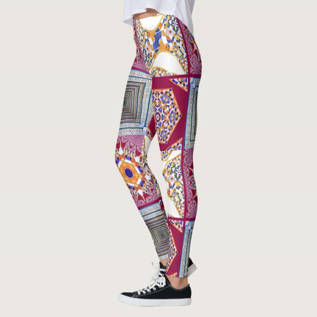 Azulejos Geometric Tiles mit einer CG-Drehung Leggings (Links)