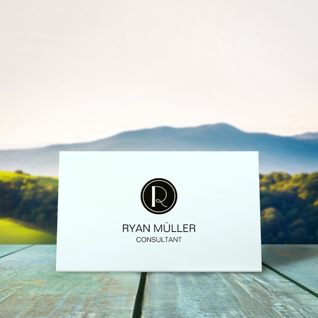 Azure Mist Beruflich Chic Schlicht und Monogram Visitenkarte (Von Creator hochgeladen)