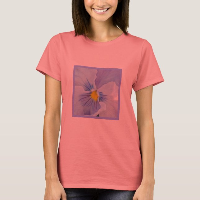 b5 Palest Blue Pansy T-Shirt (Vorderseite)