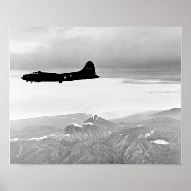 B-17 über Bougainville fliegende Festung Poster (Vorne)