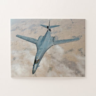 B-1B-Bomber im Flug mit vollständig nach vorne ges Puzzle