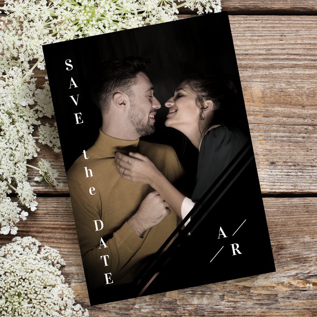 B&W Anspruchsvolles Foto Paar Minimalistische Hoch Save The Date (Von Creator hochgeladen)