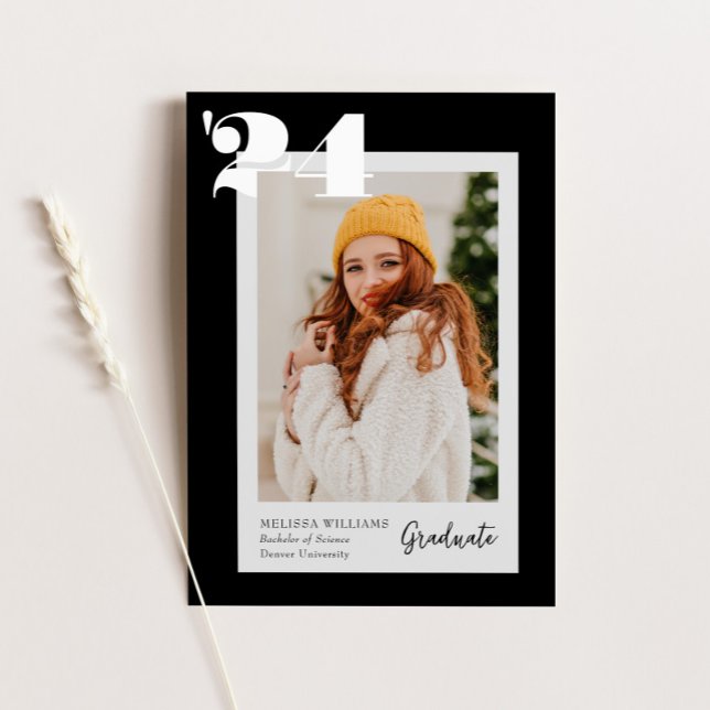 B&W Bold Modern Class of 2024 4 Fotos Abschluss Einladung (Von Creator hochgeladen)