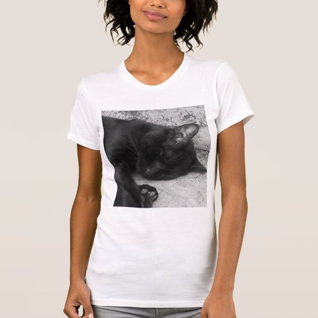 B&W - Cat Sleeping T-Shirt (Vorderseite)