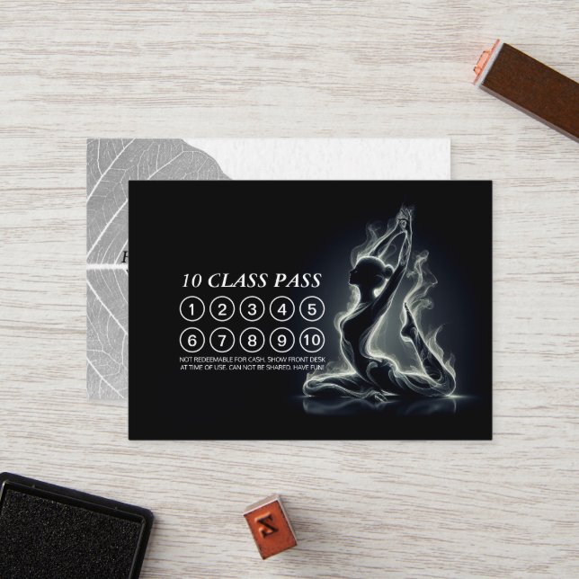 B&W Einbeiniger Königtaube Yoga Pose 10 Class Pass Treuekarte (Vorderseite/Rückseite Beispiel)