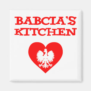 Babcias Küche mit polnischem weißem Eagle Magnet