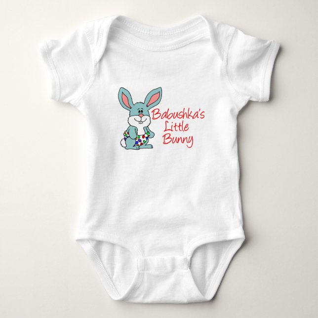 Babushkas kleiner Hase Baby Strampler (Vorderseite)