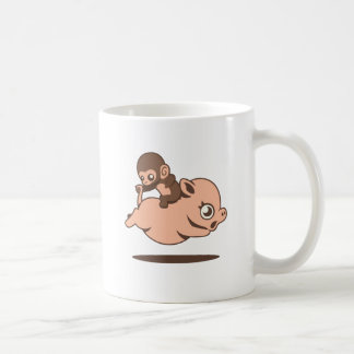 Baby-Affe (rückwärts gehend auf ein Schwein) Tasse