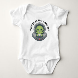 Baby Alien in UFO Baby Strampler