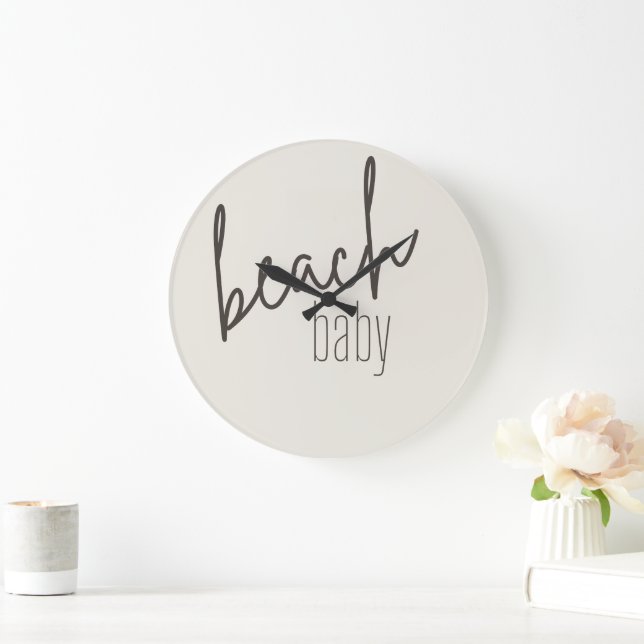 Baby am Strand. Uhr (Zuhause)