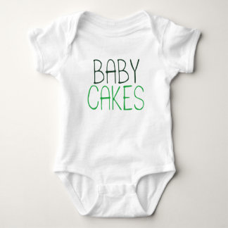 Baby backt Baby-Bodysuit zusammen Baby Strampler