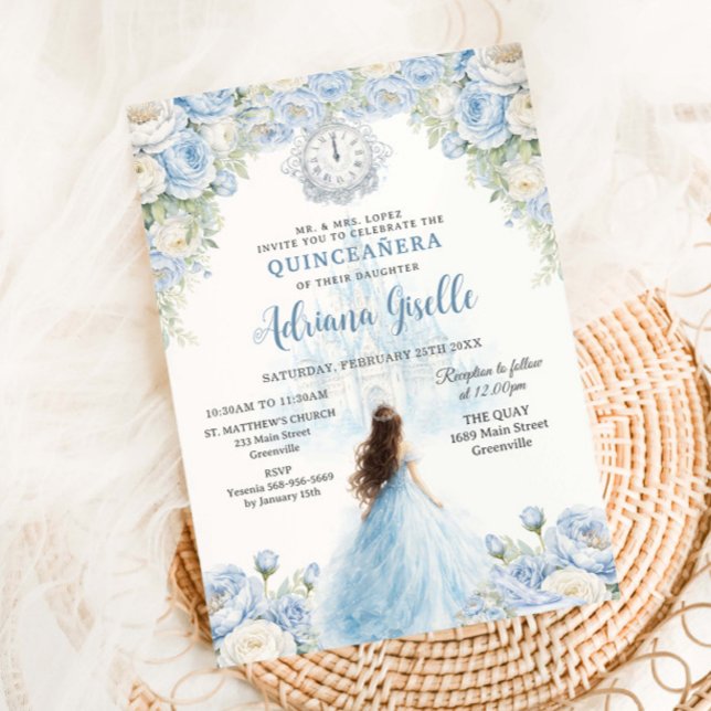 Baby Blau Weiße Florale Cinderella Quinceanera 15 Einladung (Von Creator hochgeladen)