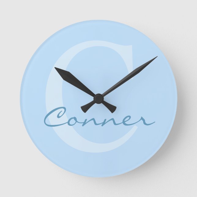 Baby-Blue Custom Monogram for Baby/Child's Room Runde Wanduhr (Vorderseite)