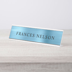 Baby Blue Metallisch Stylische Serif Schreibtischnamensplakette
