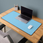Baby Blue Sky Solid Color Schreibtischunterlage<br><div class="desc">Desk Mat große Mousepad perfekt für Zuhause-Office, Workstation und elektronisches Zubehör gedruckt mit Baby Blue Sky Solid Color Grafik Design Illustration und ausgewählte Produkte Sammlung von TheFabricSeal Print on Demand Shop unter Zazzle.com #ZazzleMade https://www.zazzle.com/store/thefabricseal TheFabricSeal ©️ Original. Babyblau ist ein hellerer blauer Farbton und ein bisschen weiß. Es ist tatsächlich...</div>