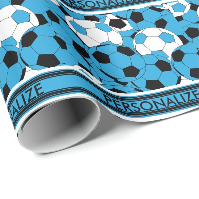 Baby Blue Soccer Ball Collage Geschenkpapier (Rolleneckpunkt)