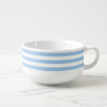 Baby Blue Stripes Große Suppentasse<br><div class="desc">Blaue Streifen auf weiß. Ändern Sie die Hintergrundfarbe (weiß) zu einer beliebigen Farbe,  die Sie bevorzugen! Babyblau ist ein blasses Azurblau,  eine der Pastellfarben. Die erste Aufnahme der Verwendung von Babyblau als Farbname in Englisch wurde 1892 aufgenommen.</div>