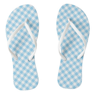 Baby Blue und White Medium Diagonal Gingham Karos Flip Flops