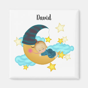 Baby Boy (2) auf einer Moon Art Baby Beanie Magnet