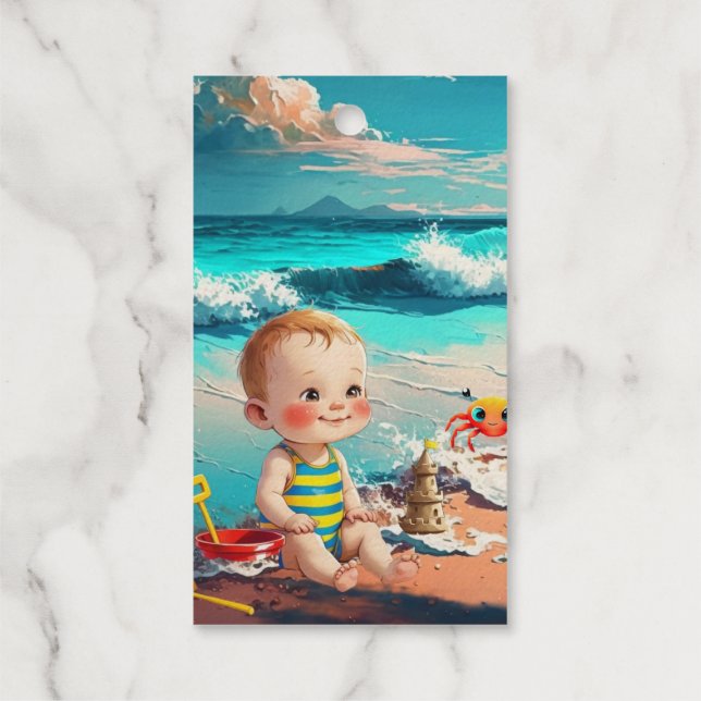 Baby Boy am Strand Geschenkanhänger (Rückseite)