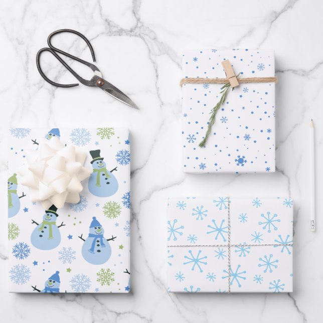 Baby Boy Blue Christmas Snowmen und Schneeflocken Geschenkpapier Set (Vorderseite)