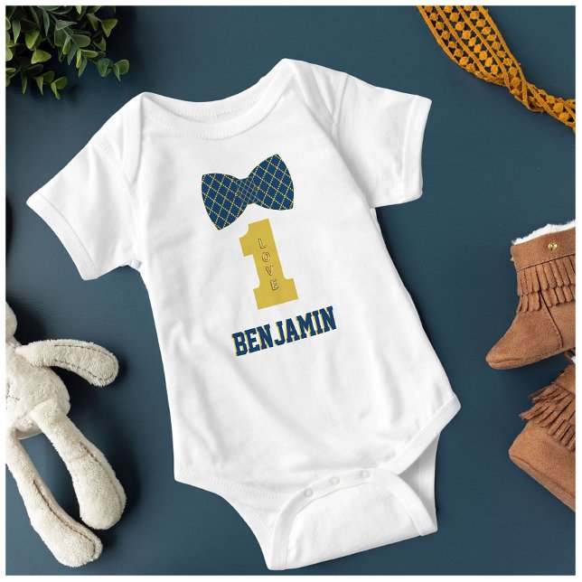 Baby Boy Name Eine Liebe Bow Krawatte Blue Strampler (Von Creator hochgeladen)