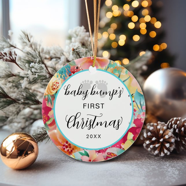Baby Bump's First Christmas Footprint Holiday Keramik Ornament (Von Creator hochgeladen)