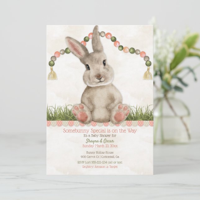 Baby Bunny Peach Ivory Einladung (Stehend Vorderseite)