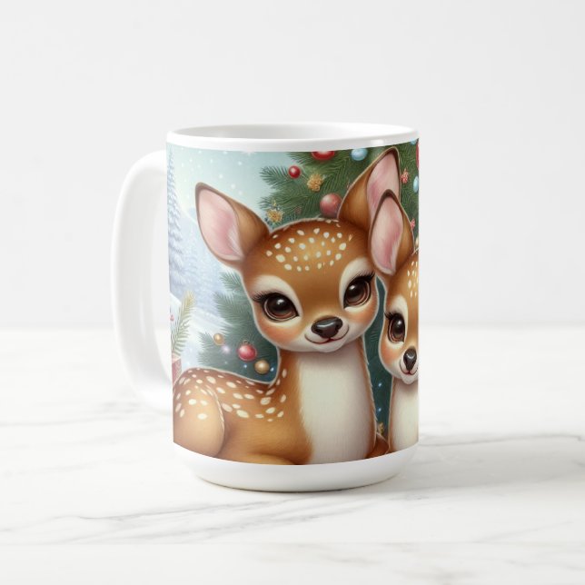 Baby Deer Amidst Weihnachtsbaum Kaffeetasse (Vorderseite Links)