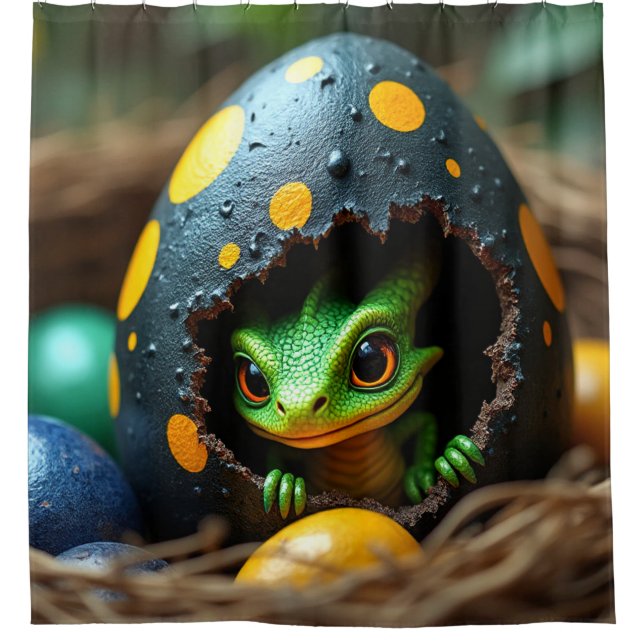 Baby Dragon Hatching Duschvorhang (Vorderseite)