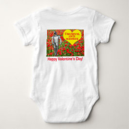 Baby ein Stück. Glücklicher Valentinstag. Schwarze Strampler