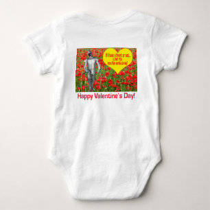 Baby ein Stück. Glücklicher Valentinstag. Schwarze Strampler