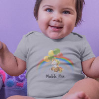 Baby-Einhorn mit Ballon-Regenbogen-Name 