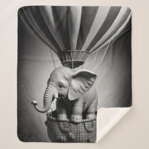 Baby Elephant in einem Heißluftballon Sherpadecke