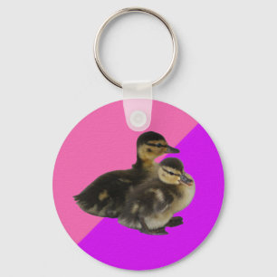 Baby-Enten auf rosa Himbeere und violetter Sorbet Schlüsselanhänger