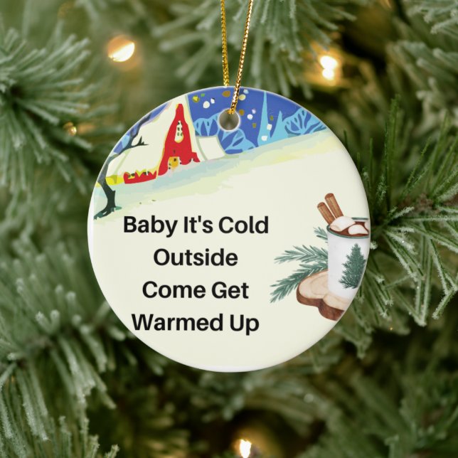 Baby es ist kalt draußen auf einem keramik ornament (Baum)