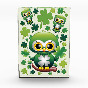 Baby-Eule süße St. Patrick Cartoon Fotoblock