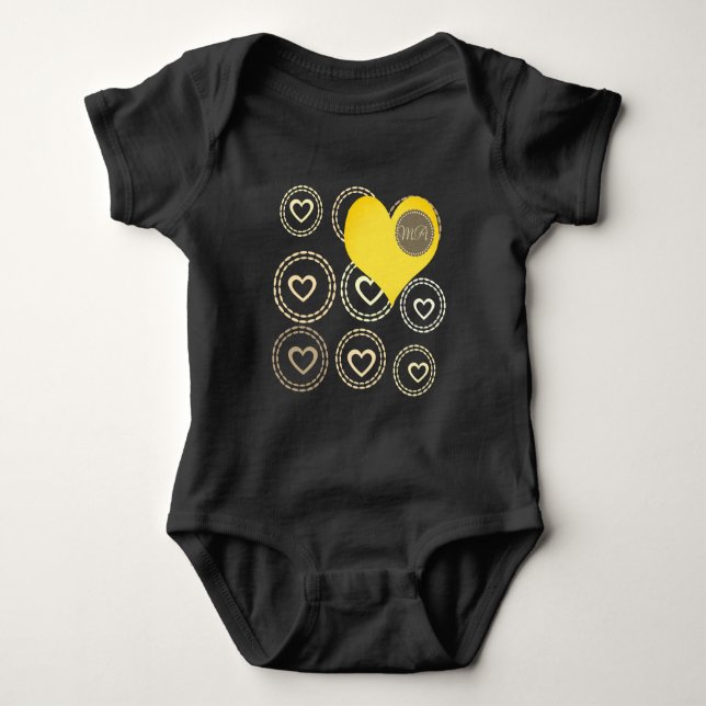 Baby Fall Collection: Bright Hearsuit Strampler (Vorderseite)