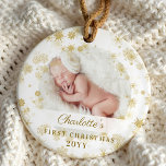 Baby First Christmas Magic Gold Snowflakes Foto Ornament<br><div class="desc">Zauberhafte Goldschneeflocke grenzen an das erste Weihnachtsgebäck des Fotos. Der erste Weihnachtsschmuck des Babys kann mit dem Namen des Babys,  dem Jahr und einem Foto vorne und einem auf der Rückseite abgestimmt werden.</div>