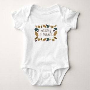 Baby First Erntedank Babys Name ist dankbar Strampler