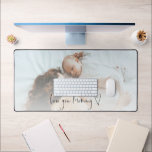 Baby Foto Script Liebe You Mommy Heart Schreibtischunterlage<br><div class="desc">Baby Foto Script Liebe You Mommy Heart. Ein Geburtstagsgeschenk oder Muttertagsgeschenk für junge Mütter,  das Musterbild einfach durch ein eigenes ersetzen.</div>