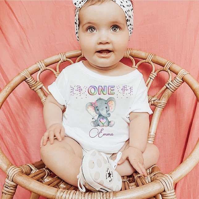 Baby Girl First Birthday Name Elephant Niedlich On T-shirt (Von Creator hochgeladen)