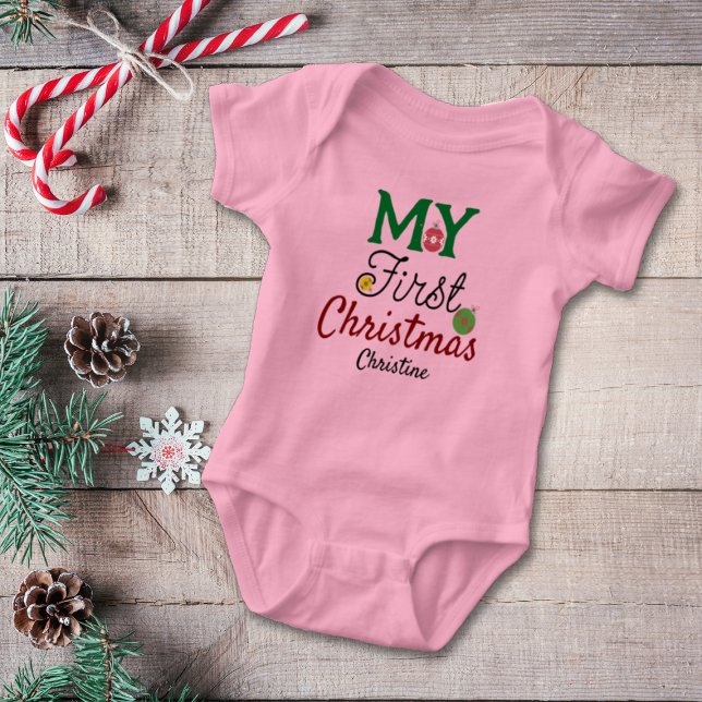 Baby Girl First Christmas Name Baby Strampler (Von Creator hochgeladen)