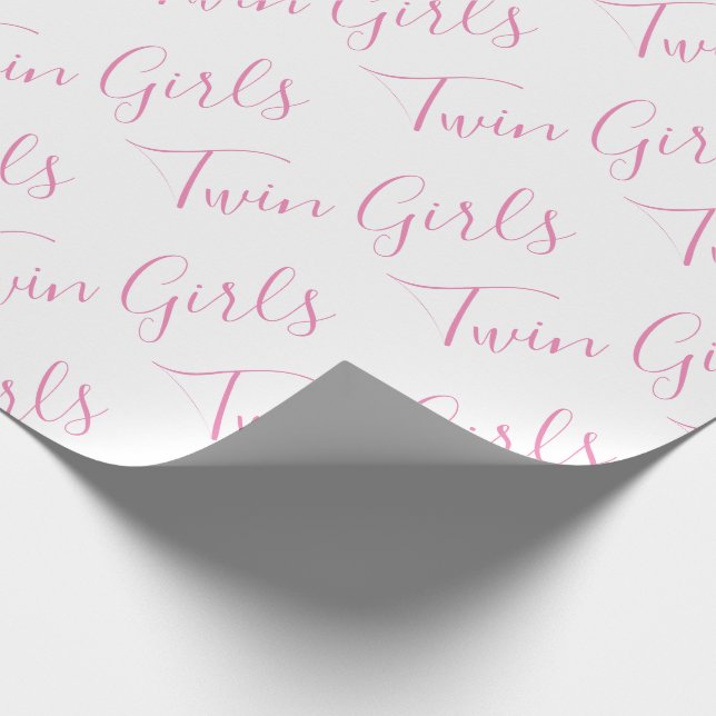 Baby Girl Script Pink Twin Girls Geschenkpapier (Ecke)