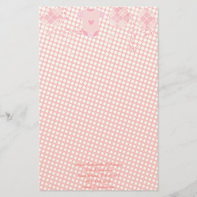 Baby Heart Rattle Raute Onsie Pink Tiny Dots Briefpapier (Vorderseite)