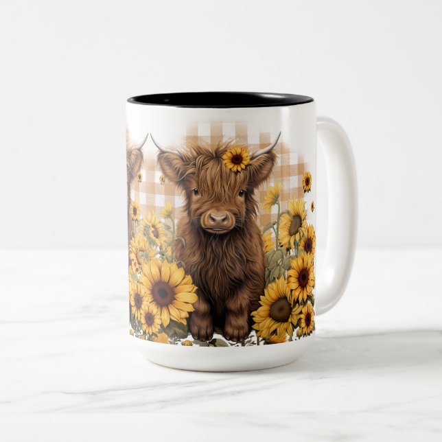 Baby Highland Cows in Sunflowers Keramik Tasse (VorderseiteRechts)